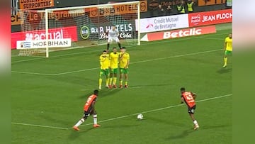 Arsene Kouassi, marcó un tanto agónico al minuto 89 para Lorient ante Nantes, con un disparo preciso al ángulo que dejó al arquero sin opción y desató la ovación del público.
