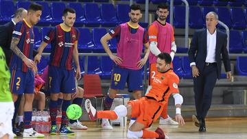 D&iacute;dac despeja un bal&oacute;n ante el Palma Futsal.