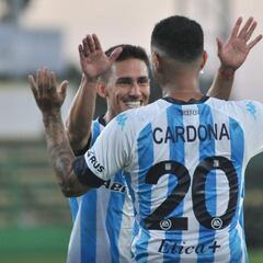 Edwin Cardona anota su primer gol con Racing de Avellaneda