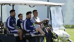 Los médicos de la AFA viajan a Barcelona para ver al Kun