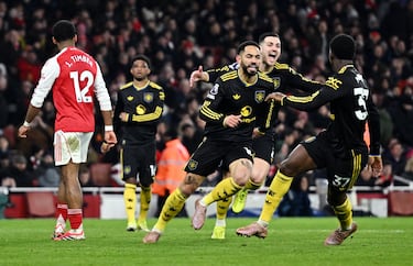 Cunha, la Premier está loca