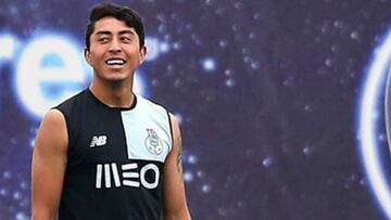 El mexicano que milita en la liga portuguesa sufrió una fractura en la pretemporada del Porto que lo podría marginar de la siguiente temporada.