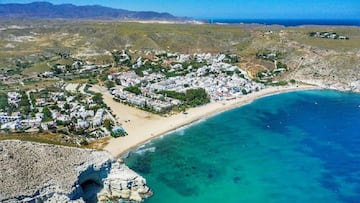 Imagen de la playa de Agua Amarga.