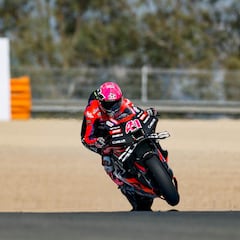 Aleix destapa el tarro de las esencias