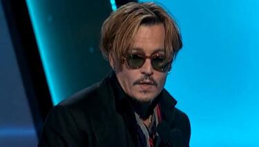 Vídeo del día: Johnny Depp borracho en los Hollywood Film Awards