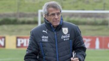 &Oacute;scar Washington Tab&aacute;rez dirige su cuarta Eliminatorias al frente de la selecci&oacute;n uruguaya