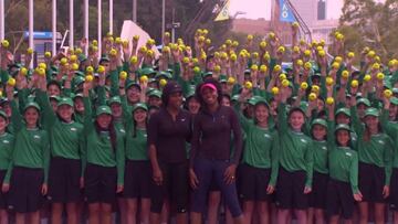 Williams sisters surprise Australian Open ball kids