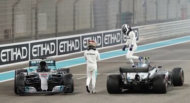 Con Rosberg fuera y Bottas heredando su coche, Hamilton recuperó la hegemonía en Mercedes. Su máximo rival fue Vettel con el Ferrari, pero no logró llevar la lucha por el título hasta el final: Lewis lo conquistó en México, dos citas antes de la de Abu Dhabi que ganaría Valtteri. 