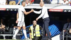 Zidane felicita a Cristiano.