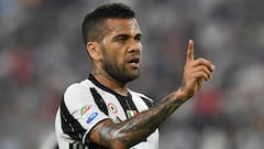Dani Alves: If anyone can come back, it's the Barcelona machines