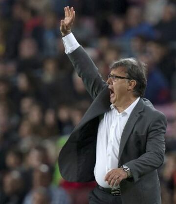 El "tata" Martino llegó al Barcelona en la pretemporada de 2013 debido a los problemas de salud de Tito Vilanova. Martino comenzó con buen pie ganando la Supercopa de España pero después no fue capaz de ganar ningún título siendo el único año en blanco del Barça desde la temporada 2007/2008.