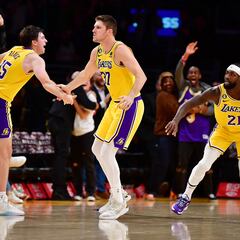 Locura en Los Ángeles: el héroe más extraño rescata a los Lakers