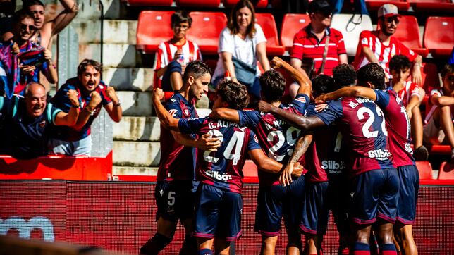 Carlos Álvarez afila el colmillo