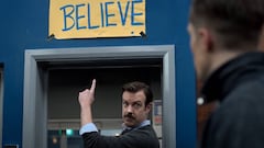 Ted Lasso se&ntilde;ala el cartel de Believe