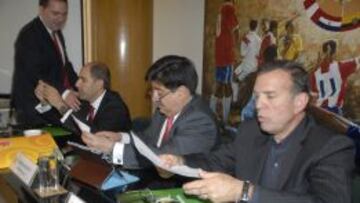 Juan &Aacute;ngel Napout encabeza el Comit&eacute; Ejecutivo de la Conmebol.