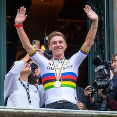 Baño de masas de Evenepoel en Bélgica