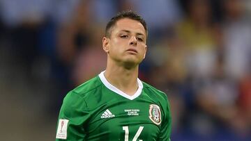 Según el diario alemán Bild, el equipo alemán buscaría reestructurar su plantilla y entre las posibles salidas aparecería el atacante mexicano. Inglaterra o Francia sus posibles destinos.