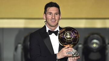 Messi, con el Bal&oacute;n de Oro 2015, el &uacute;ltimo que gan&oacute;.