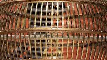 MADRID, SPAIN - DECEMBER 22: The balls drop to start the Sorteo Extraordinario de la Loteria de Navidad 2022, at the Teatro Real de Madrid, on 22 December, 2022 adrid, Spain. The draw will be held on this occasion with full capacity in the stalls of the Teatro Real and a total of 2,520 million euros at stake in prizes, which is 112 million more than last year. This year, the issue consists of 180 series, eight more than in previous years, of 100,000 numbers each. This issue amounts to 3,600 million euros, 70 percent of which are distributed in prizes. (Photo By Eduardo Parra/Europa Press via Getty Images)