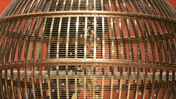 MADRID, SPAIN - DECEMBER 22: The balls drop to start the Sorteo Extraordinario de la Loteria de Navidad 2022, at the Teatro Real de Madrid, on 22 December, 2022 adrid, Spain. The draw will be held on this occasion with full capacity in the stalls of the Teatro Real and a total of 2,520 million euros at stake in prizes, which is 112 million more than last year. This year, the issue consists of 180 series, eight more than in previous years, of 100,000 numbers each. This issue amounts to 3,600 million euros, 70 percent of which are distributed in prizes. (Photo By Eduardo Parra/Europa Press via Getty Images)