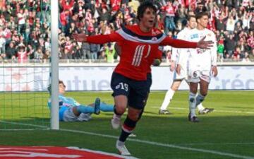 En la 2011-2012, Ochoa vio como su equipo se derrumbó ante el Lille en la goleada 4-1 en contra