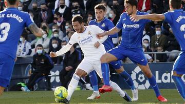 Eden Hazard en una jugada del Getafe-Real Madrid de LaLiga Santander.