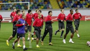<b>EN EL JOSÉ ALVALADE. </b>El Atleti se entrenó anoche en el estadio del Sporting, donde hoy buscará el pase a los cuartos de la Europa League.
