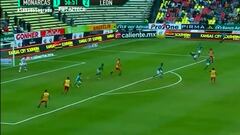 De primera: el genial pase de Valdivia en el área de León