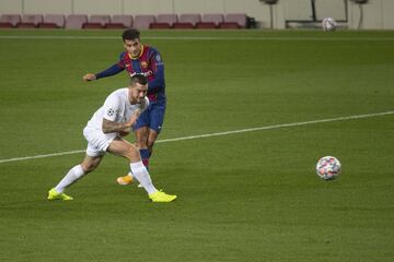 Coutinho puso el 3-0 en el marcador.