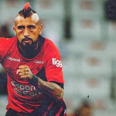 “Hablar de Vidal...”: técnico de Athletico destaca el impacto del ‘King’