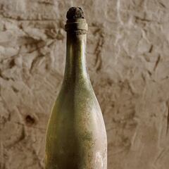 Se subasta una botella de champán de 1874 por 50.000 euros