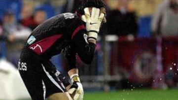 2006. Botellazo a Palop en el calderón.