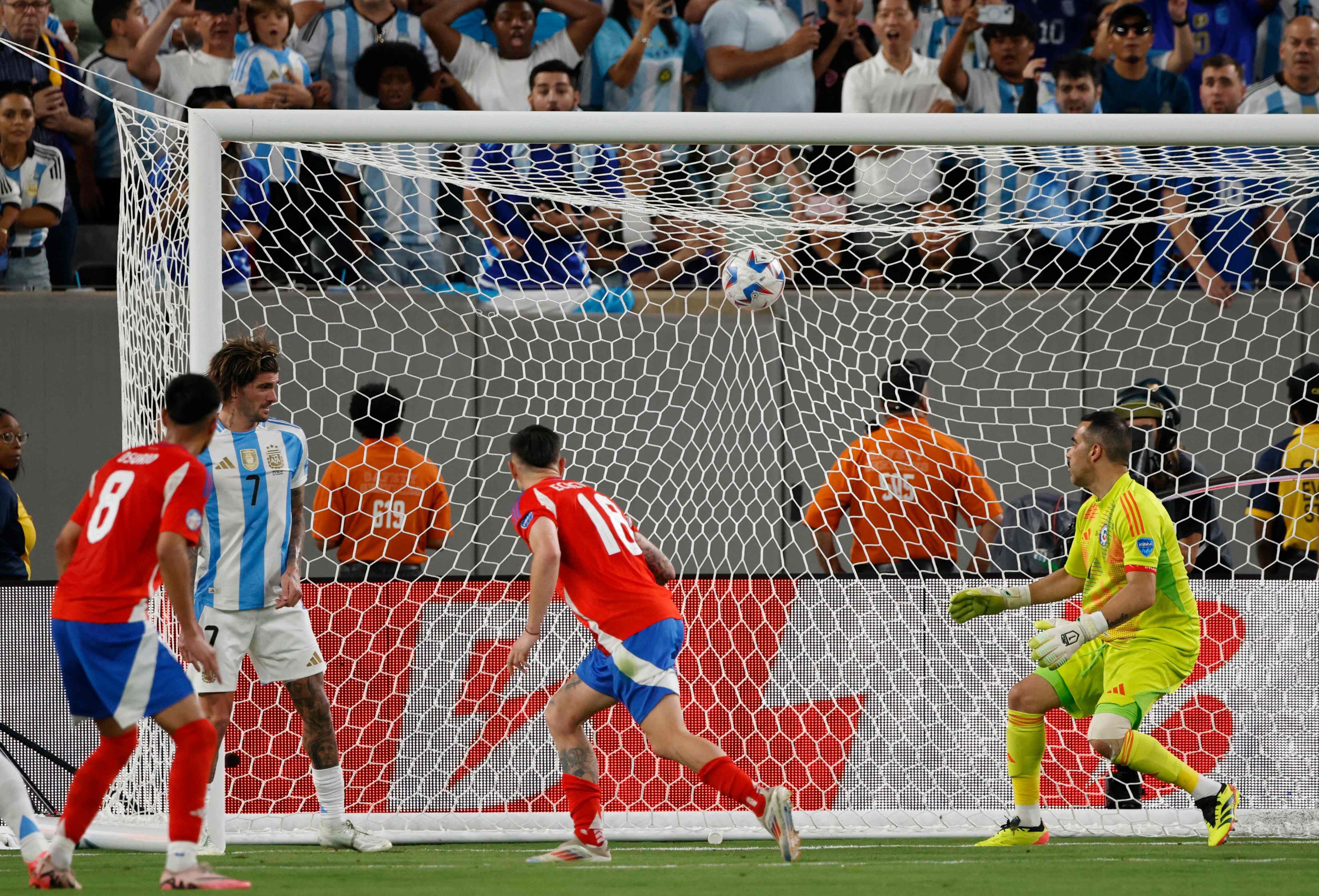 “Es un partido importante para Chile, para nosotros no; venimos de ganar la Copa y será una fiesta”