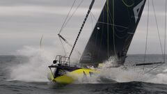 Charlie Dalin, a bordo del &quot;Apivia&quot; antes de la Vend&eacute;e Globe.