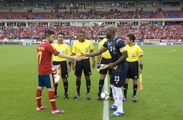 El 14 de noviembre de 2012 fue por primera vez capitán de la Selección, en un partido amistoso contra Panamá.