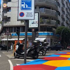 La nueva señal de tráfico ‘Beso y adiós’ que se está viendo en algunos municipios españoles