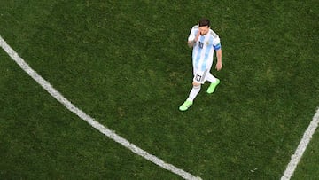 Messi caminó el 84% del partido y dio menos pases que Caballero