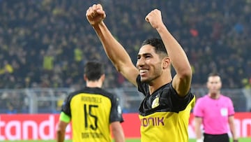 Achraf, jugador del Dortmund cedido por el Real Madrid, celebra su segundo gol en el partido de Champions contra el Inter de Mil&aacute;n.