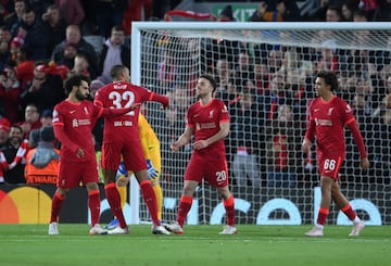 1-0. Diogo Jota celebra el primer gol.