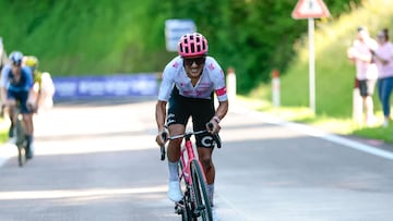 Carapaz ataca en San Valentino.