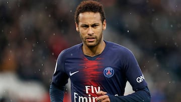(FILES) In this file photo taken on May 04, 2019 Paris Saint-Germain's Brazilian forward Neymar looks on during the French L1 football match between Paris Saint-Germain (PSG) and OGC Nice at the Parc des Princes stadium in Paris. - Neymar is to stay
