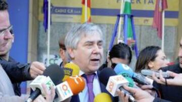 <b>SINCERO. </b>Antonio Muñoz, presidente del Cádiz, ante los medios de comunicación.