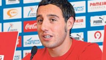 <b>MOTIVADO. </b>El centrocampista Santi Cazorla se recupera de su hernia discal que le mantiene lejos de los terrenos de juego.