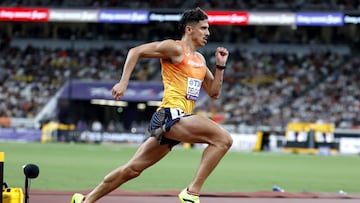 TOKYO (Japan), 15/09/2025.- Jesus David Delgado of Spain competes in the Men's 400m Hurdles heats at the World Athletics Championships 2025 in Tokyo, Japan, 15 September 2025. (Mundial de Atletismo, 400 metros, 400 metros vallas, Japón, España, Tokio) EFE/EPA/FRANCK ROBICHON