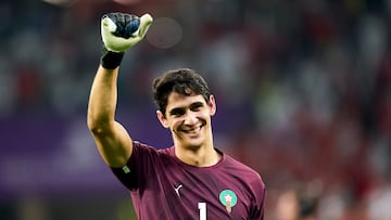 AL RAYYAN, QATAR - DECEMBER 06: Yassine Bounou of Morocco applauds fans after their win in the penalty shoot out during the FIFA World Cup Qatar 2022 Round of 16 match between Morocco and Spain at Education City Stadium on December 06, 2022 in Al Rayyan, Qatar. (Photo by Quality Sport Images/Getty Images)
BONO
PUBLICADA 08/12/22 NA MA01 PORTADA 1COL COMO SILUETA
PUBLICADA 14/12/22 NA MA03 1COL