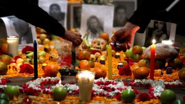 ¿Qué día se pone la comida en el altar de los muertos, historia y cuándo se quita?