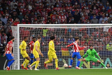 1-2. Antoine Griezmann marca el primer gol.