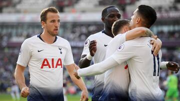 Los jugadores del Tottenham celebran el gol de Lamela ante el West Ham.