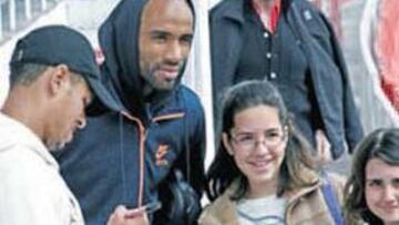 <b>DUDAS. </b>Juande podría reservar a Kanouté y está pendiente de Luis Fabiano.