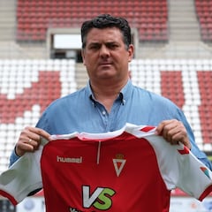 Algar dimite antes de que lo cesen